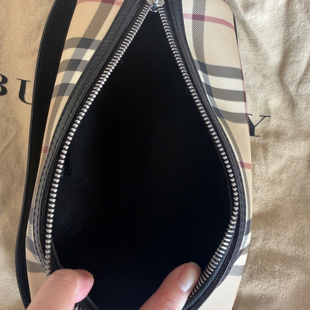Burberry Barrel Bag - Picture 12 of 12
